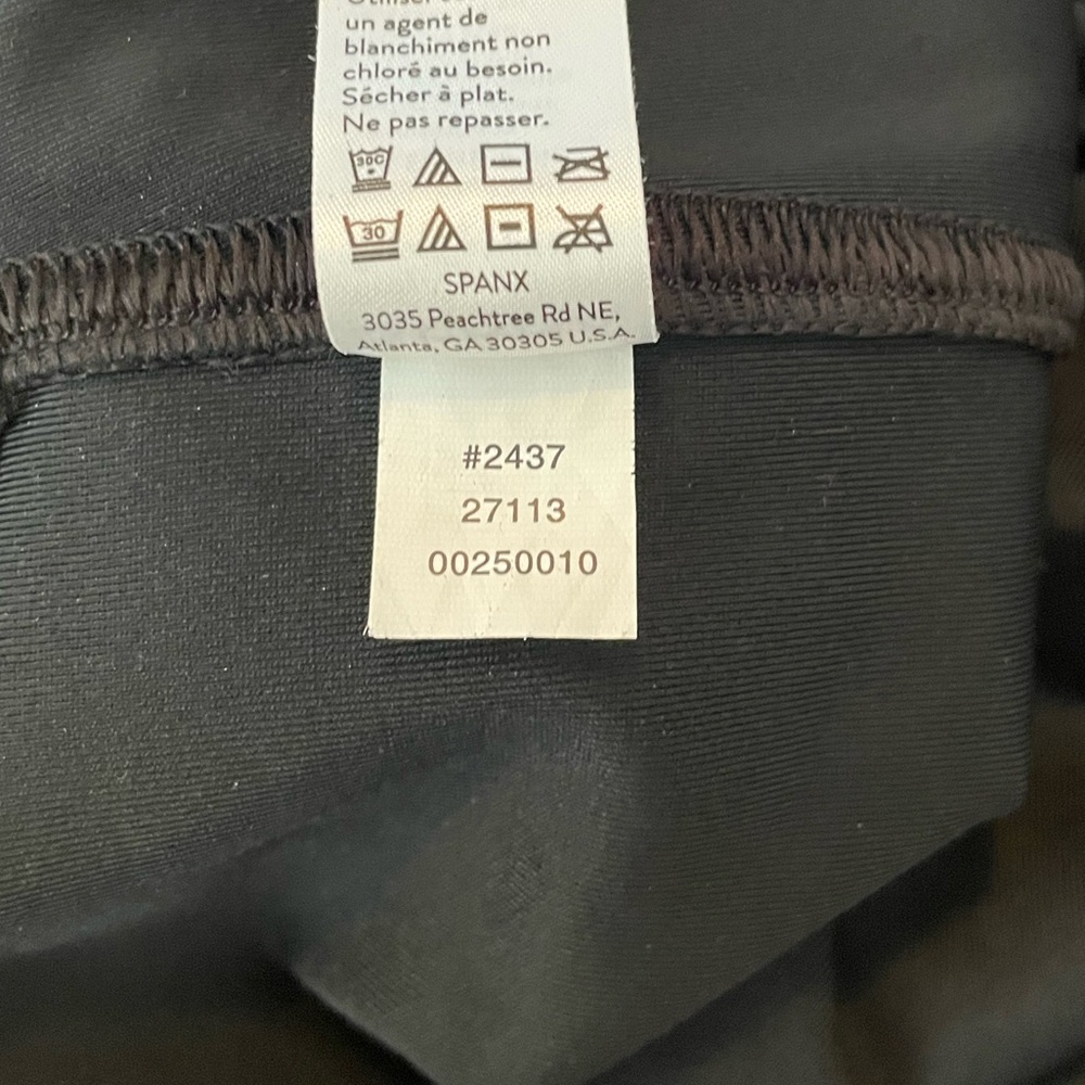 Spanx Faux Leather Leggings in Black - Picture 6 of 7